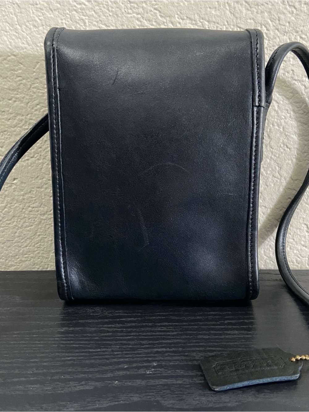 Coach Vintage 90s Black Leather Brass Turn-lock ‘Scooter’ Bag - Picture 3 of 13